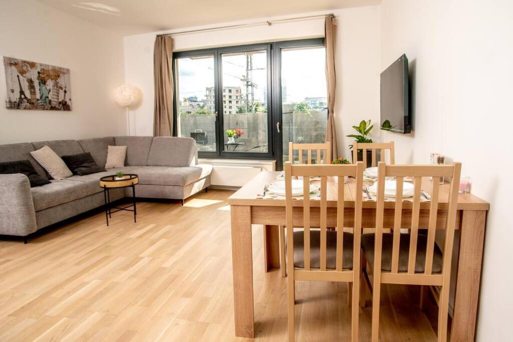 Apartment Free Parking- Newly Built Prag